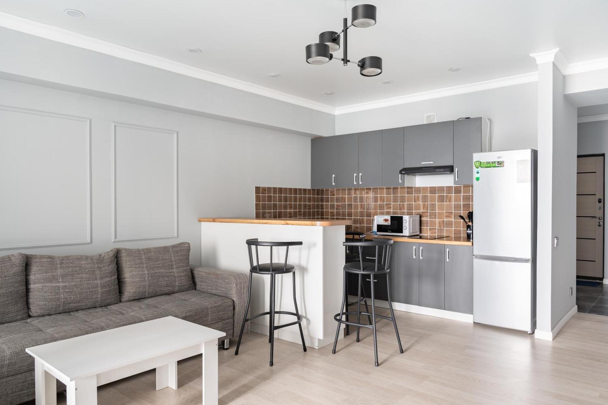 One Bedroom Apartment Next To Arbat In The Heart Of Almaty Exterior photo